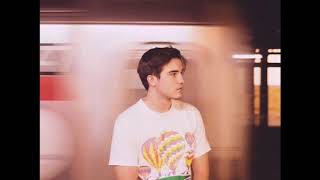 Linus Hablot - Shines Like Silver