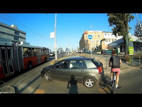 Nagyon útban vagy - You're very much in the way