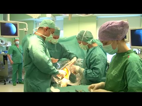 Боль в пояснице в правом боку отдающая в ягодицу Как убрать скованность спины при остеохондрозе