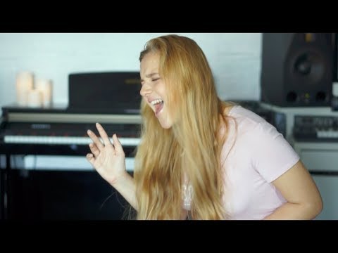 Diana Kovaľová - HURT (Christina Aguilera) cover