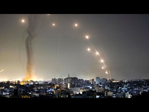 نتانياهو يتوعد بتكثيف الهجمات ضد حماس التي تعلن استهداف تل أبيب بـ130 صاروخا