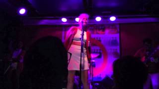 Betty Who Performs &quot;Alone Again&quot; (6/27/13)