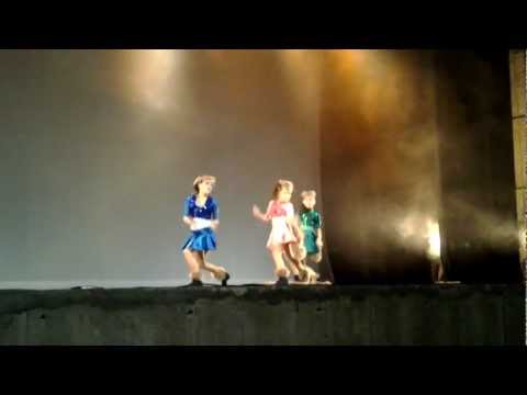 AS ESQUILETES (SINGLE LADIES), APRESENTAÇÃO DANÇA ESTUDIO LUAR 2012