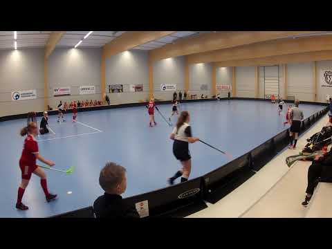 2.10.2019 FC Tuusula B-tytöt - Tiikerit C-tytöt - erä 2/3 Tuusulan salibandyhalli