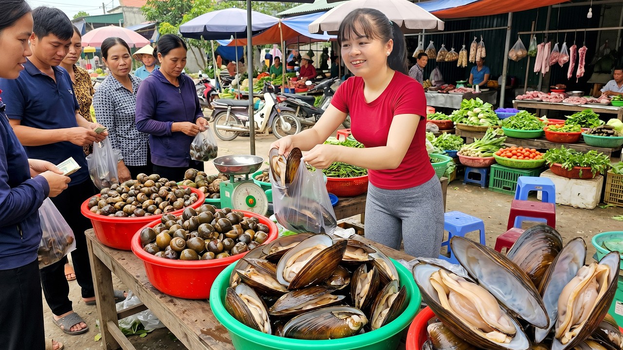 Harvesting Mussels and Snails for Market | Amazing River Catch to Sell