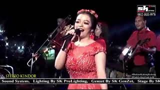 Download lagu Icha Cosma Ft Sk Group - Hitam Duniamu Putihnya Cintaku mp3