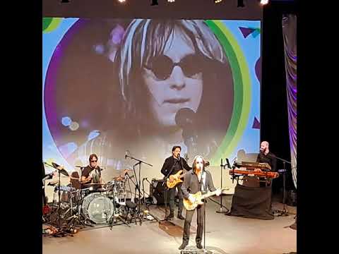 TODD RUNDGREN live COULDN'T I JUST TELL YOU 10/4/2021 RIDGEFIELD PLAYHOUSE