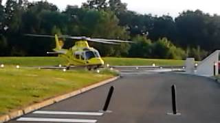 preview picture of video 'hélicoptère qui decolle de l'hopital au COUDRAY.'