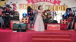 Download lagu NIKEN YRA - TIADA GUNA (OM. ADELLA LIVE GEDUNG GRAHA SANDIYA TUBAN) mp3 Download lagu NIKEN YRA - TIADA GUNA (OM. ADELLA LIVE GEDUNG GRAHA SANDIYA TUBAN) mp3