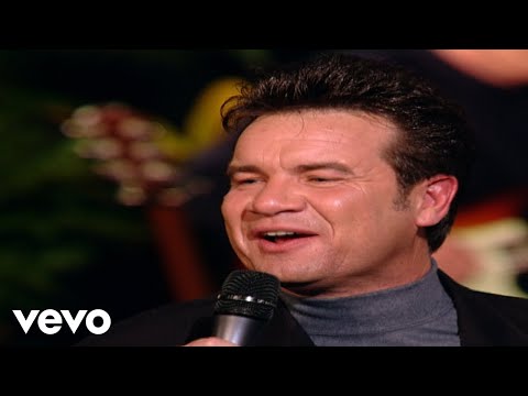 Bill & Gloria Gaither - We Will Stand [Live] ft. Russ Taff