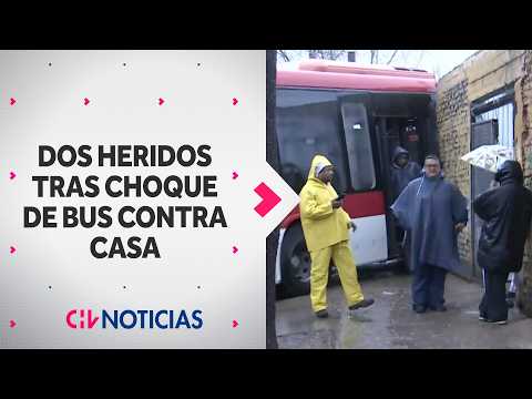 Bus oruga se estrelló contra una casa en Cerro Navia: Dos personas resultaron lesionadas - CHV