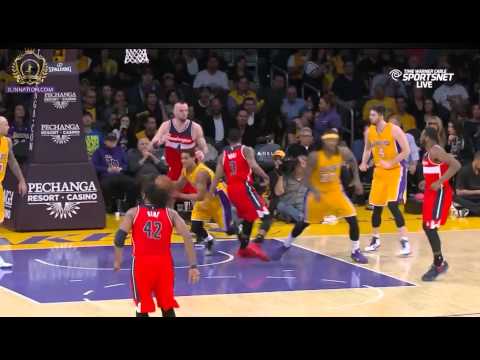 Jordan Clarkson with the no look pass to Jordan Hill for the slam!