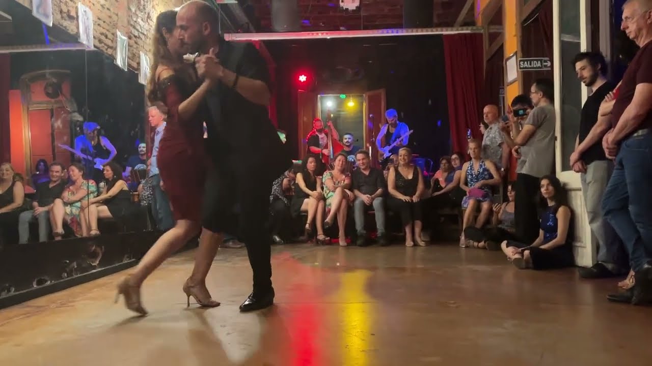 Giggio Giovanni & Luciana Moyano con El Cachivache Orkesta. Milonga Ella es asi