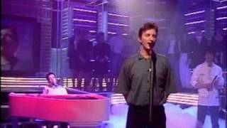 Billy Bragg   She&#39;s Leaving Home TOTP +