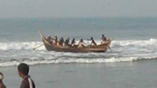 preview picture of video 'Fischer an der Küste von Kerala'