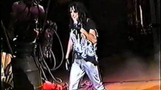 Alice Cooper - Fantasy Man (live in Toronto 2002 during the &quot;Descent into Dragontown Tour&quot;)