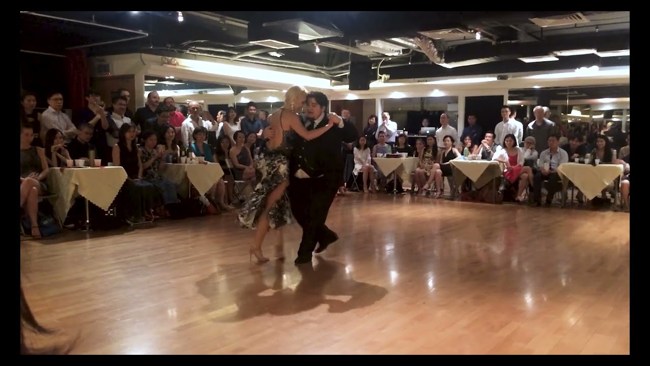 Alejandra Mantiñan & Aoniken Quiroga 3/3 - La Mulateada (Sexteto Milonguero) Milonga - Hong Kong