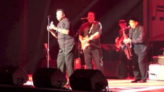 Gary US Bonds on stage