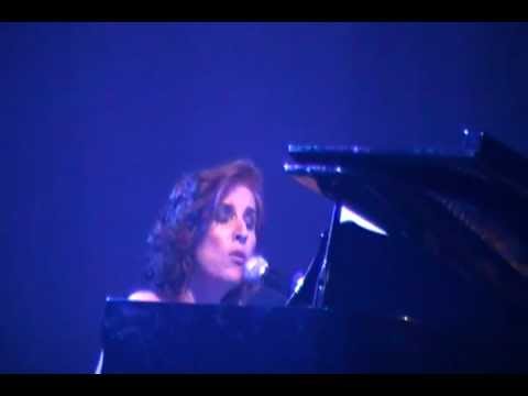 Isabella Taviani - Amor é a Vida UERJ 07-12-2011.MP4