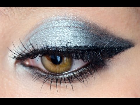 Maquillaje de Navidad en Plata y Negro