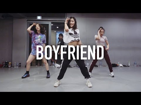 download lagu mp3 mp4 Ara Cho, download lagu Ara Cho gratis, unduh video klip Ara Cho