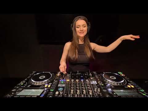 Elena Pavla - January 2026 set