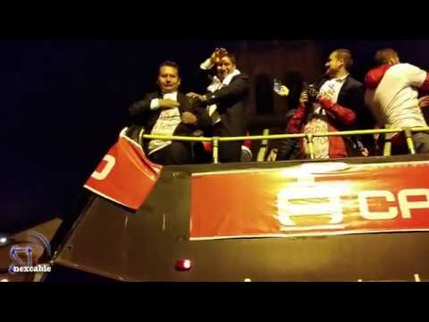 "jugadores y la  Furia roja festejan por ascender a primera de Cienciano del Cusco" Barra: Fvria Roja • Club: Cienciano