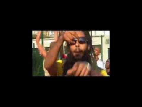 Straïka D ft Loy - Gun.flv