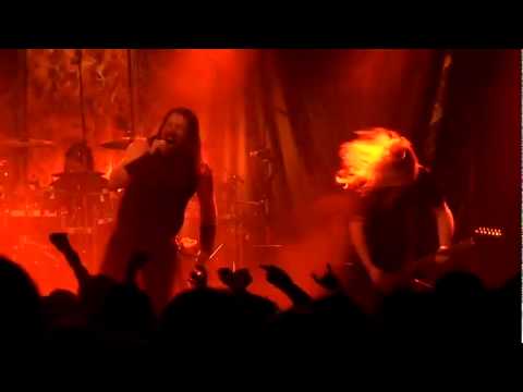 Videoclip de Friends Of The Suncross (Live) — Amon Amarth