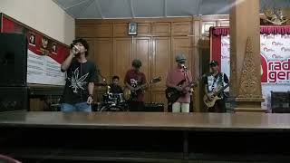 Download lagu Tunggulah tunggu Denny frust (cover jenggot & friend) mp3