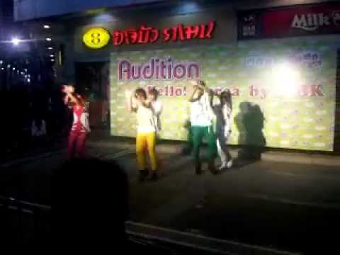 120417 VonGoLa cover SHINee replay+ring ding dong @ Mbk Hello Korea