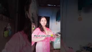 Download lagu #shorts Tante cantik mandi basah || HOT MOM mp3
