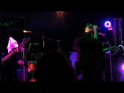 Rebecca Valadez feat.Stevie D & The All Star Cast-Vivir asi es morir de amor@ Hals Laredo Tx 6-11-22