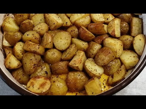 Pomoću ovog trika krompir  se ne lepi za tepsiju, ostaje ceo i bude sočan, mekan i ukusan!