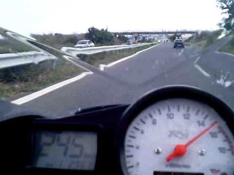 Opel Astra 20 Turbo vs Yamaha R6