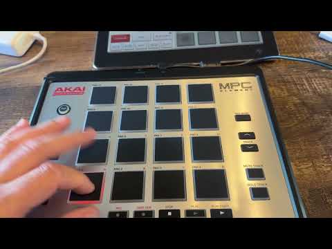 Akai MPC Element Music Production Controller 2013 - 2017 - White image 6