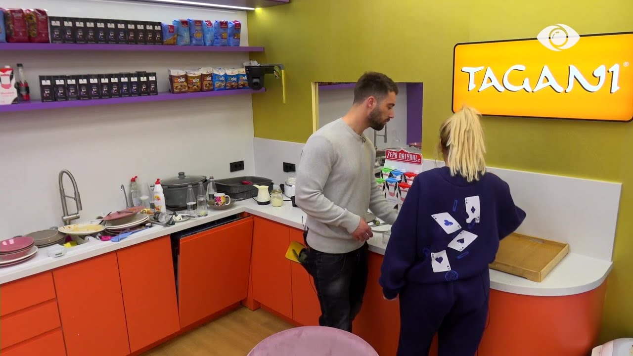 “Shpirtin e ka më të vogël se një farë”/Ilnisa debat me Julin për Ledjonën:Është marioneta jote