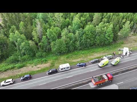 230717 Totalstopp på E4 efter olyckor söder om Norrköping