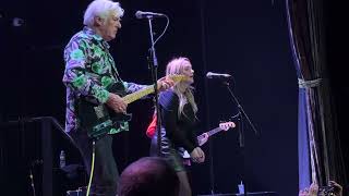Robyn Hitchcock/Emma Swift, “So You Think You’re In Love,” Bowery Ballroom, NYC, 11/23/2025