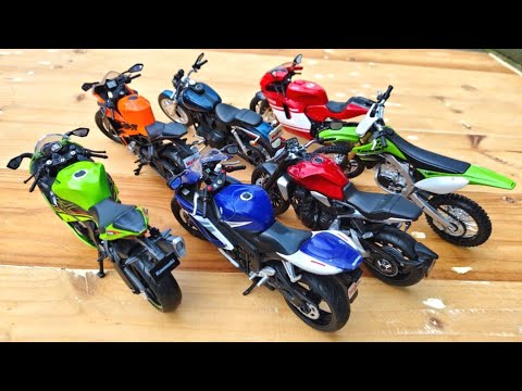Die cast Metal 1/12 Scale Model Bikes, Kawasaki Ninja ZX-6R, Ducati Desmosedici RR, Suzuki GSX-R1000