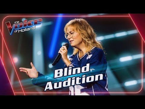 Cleo Vlogman - Therapie | The Voice of Holland | Blind Audition