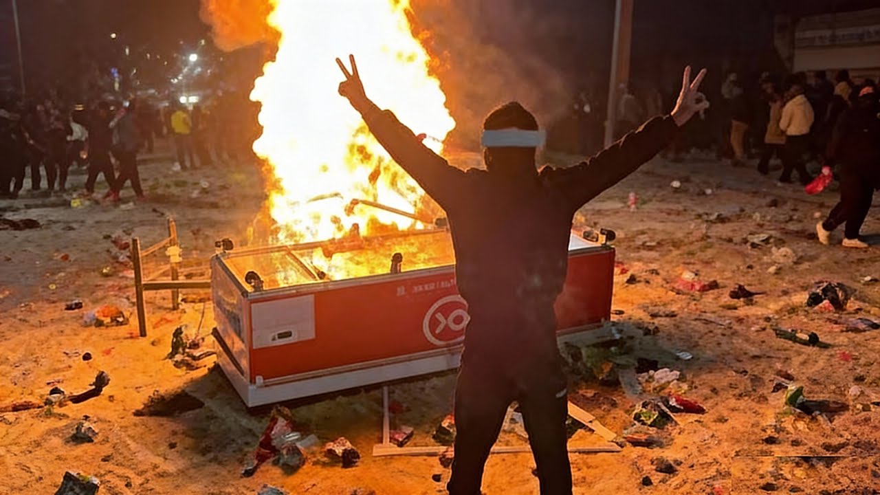 IRAN ERUPTS: POLICE STATIONS BURN AS MASSIVE CROWDS TAKE OVER TEHRAN AND MAJOR CITIES || 2026