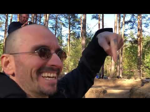 Mark Benecke & Marita Genesis  Hinrichtungen und Galgen Hügel