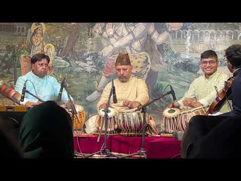 Tabala Triyo Pt.Samir Chattarjee Pt. Sameer Dey Jagannath Harmonium Salikram Sharangi Kiran