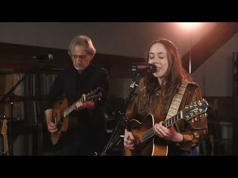 Sarah Jarosz - Pay It No Mind - Live Performance from World on the Screen