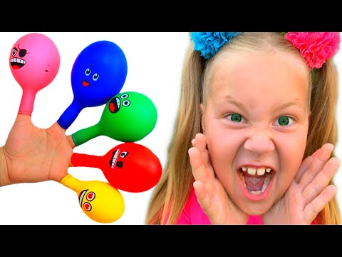 Pretends to play with her Magic balloon - Preschool toddler learn color تعليم الالوان بالانجليزي