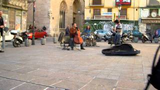 Tomando algo por el centro