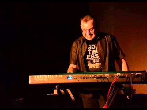 Mariusz Oleśkiewicz feat. Farisha - Pages Of My Past