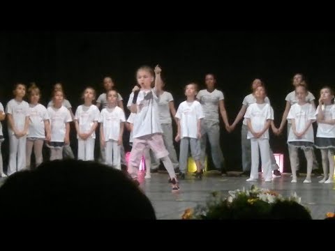 Krisia Todorova: Singing "Listen" at 8 years old