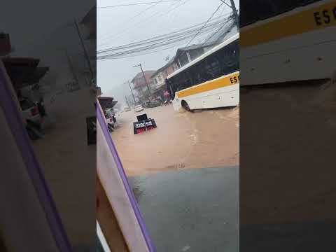 EVENTO CULTURAL DE JUQUITIBA RUA ALAGADAS DO CENTRO DA CIDADE QUE NÃO DEU CERTO
